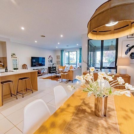 Stayau 4Br Designer Home In Knox Wantirna South Buitenkant foto